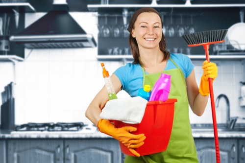 End of tenancy cleaning service covering cupboards, floors and surfaces in a Chiswick flat